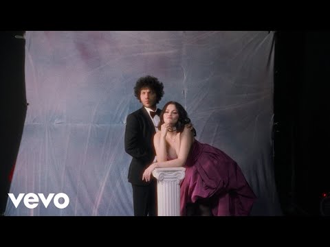 Selena Gomez, benny blanco - Talk (Official Video) img